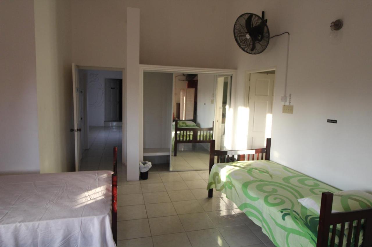 Belleh23 Kingston Creative Guesthouse Ngoại thất bức ảnh